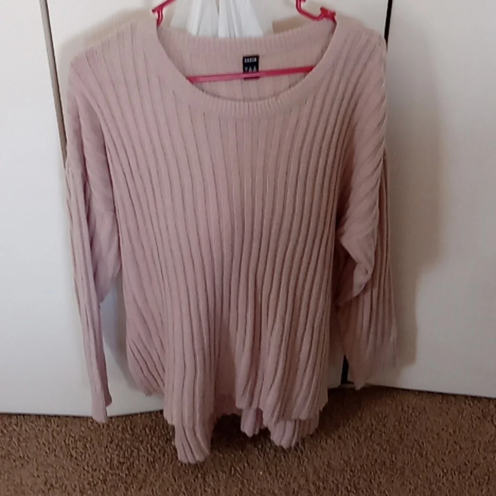 Light sweater - Picture 1 of 2